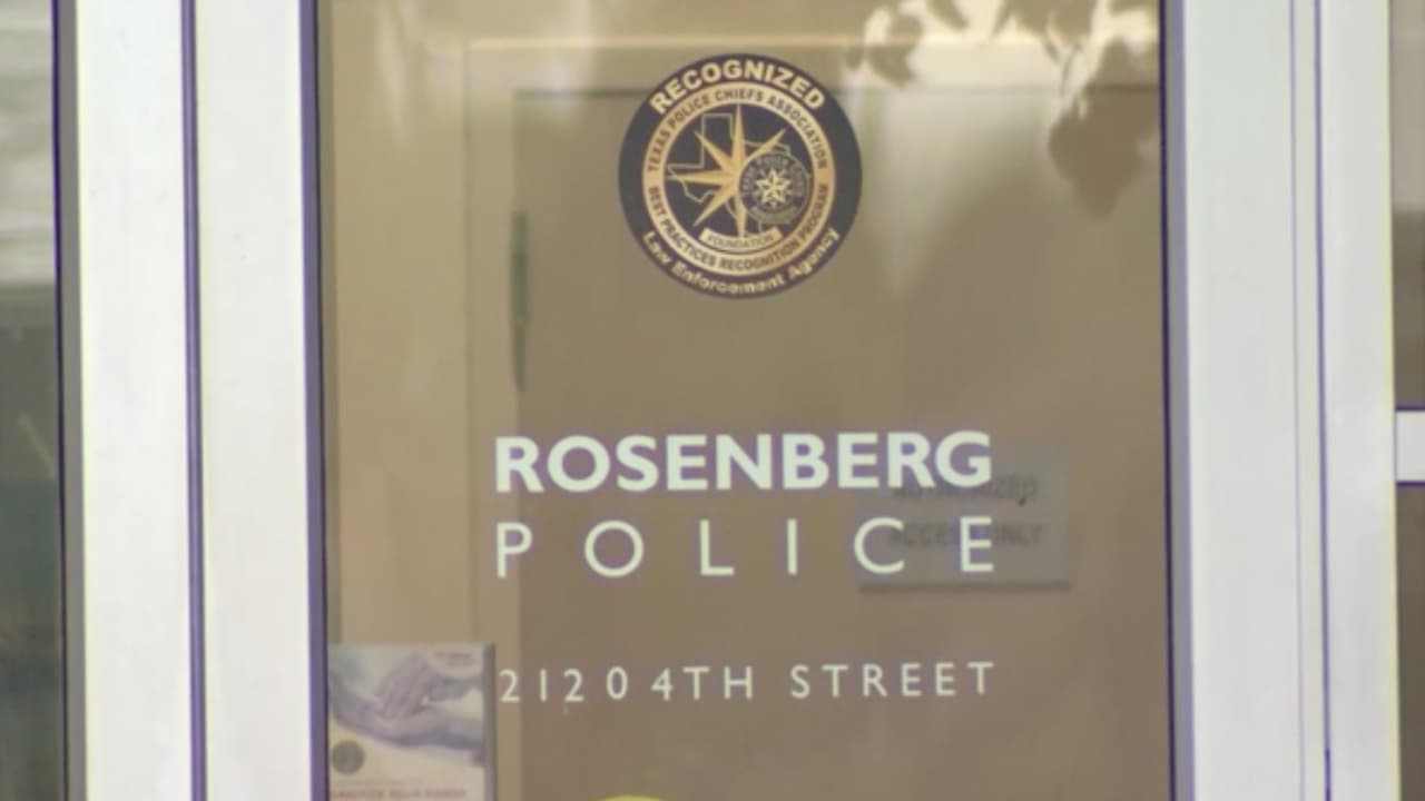 Así puede denunciar abuso de menores: Texas ofrece muchos recursos para reportar algún abuso o violencia familiar. El Departamento de Servicios para la Familia y de Protección ofrece un número de teléfono y una página web para denunciar cuando exista abuso de menores: 1-800-252-5400 y 
<a href="https://www.txabusehotline.org/" target="_blank">Texas Abuse Hotline</a>.