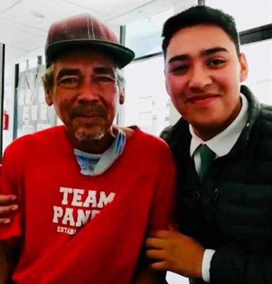 'Don Beto' este sábado en su visita a Banco Azteca de Loreto, Baja California Sur, donde confirmó que su deuda había sido pagada.