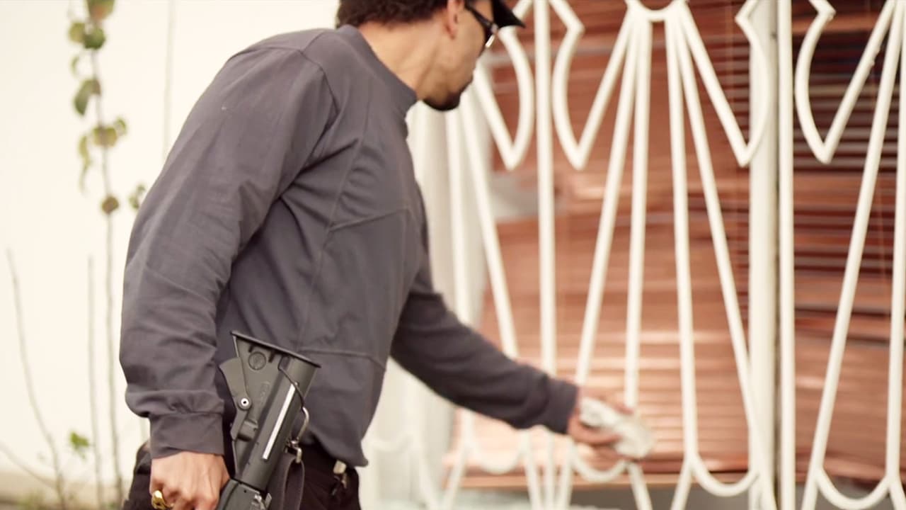 After the massacre, 
<b>‘El Eme 16’</b> threw a stone with a message into the house.