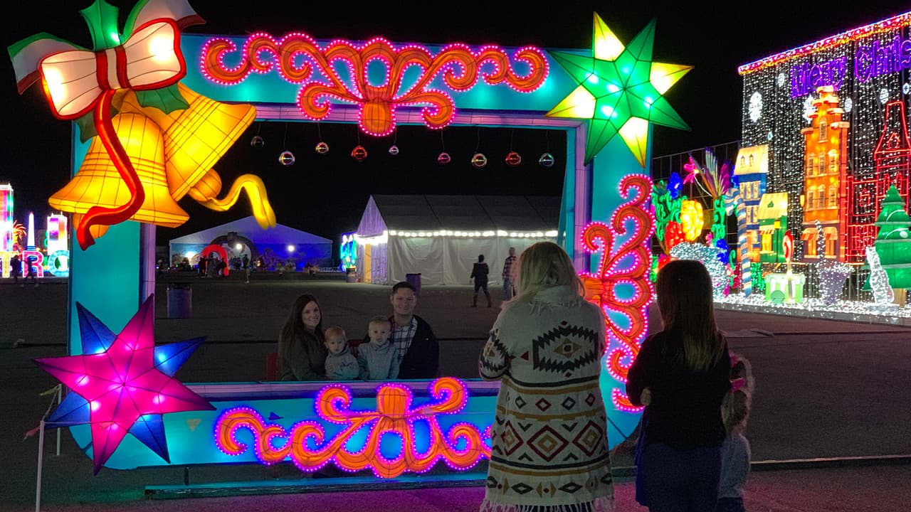 Son luces consideradas obras maestras que utilizan técnicas de fabricación de alumbrados chinos.
