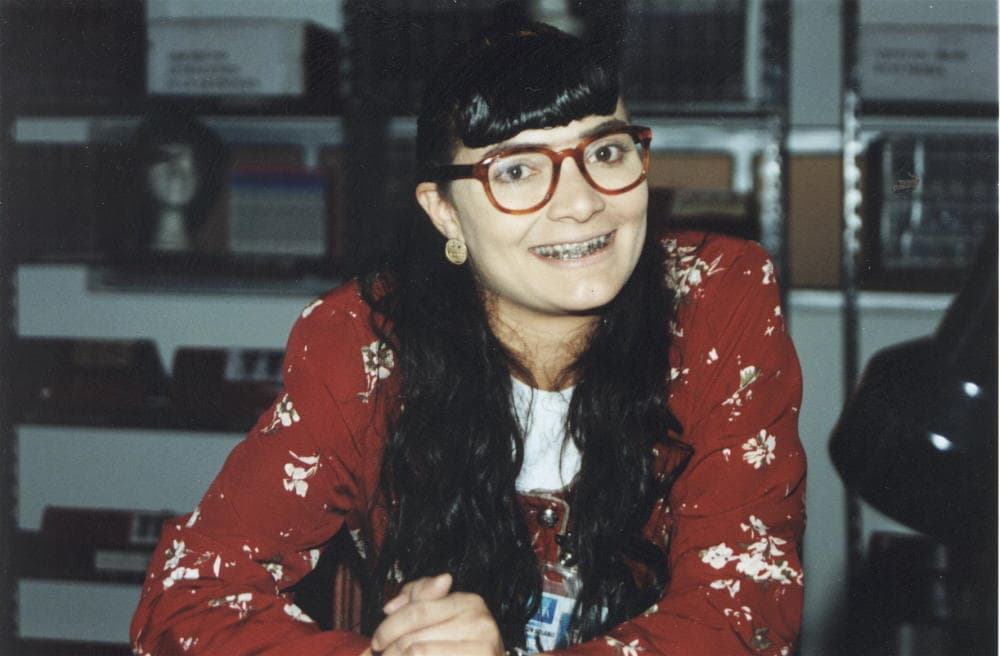 <b>338 Capítulos</b> fueron los que conformaron la exitosa comedia colombiana 
<b><a href="http://www.univision.com/programas/novelas/el-elenco-de-yo-soy-betty-la-fea-regresa-con-el-mismo-elenco-al-teatro-en-colombia">'Yo soy Betty, la fea'</a></b>, cada uno con una duración de 30 minutos.