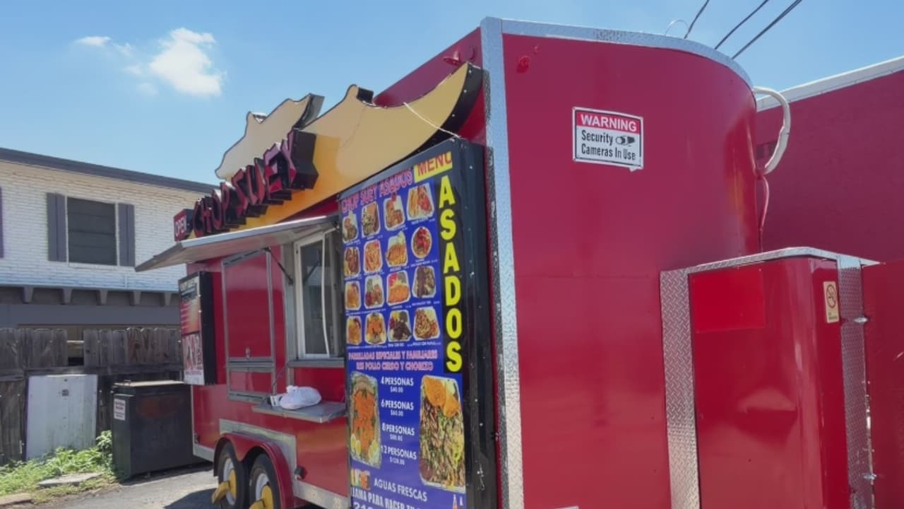Comerciantes de food trucks adaptan sus negocios ante el calor en San Antonio