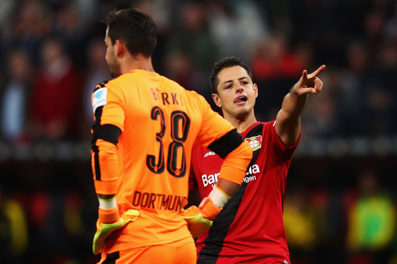 'Chicharito' sigue encendido, anota en el triunfo del Bayer sobre el Dortmund