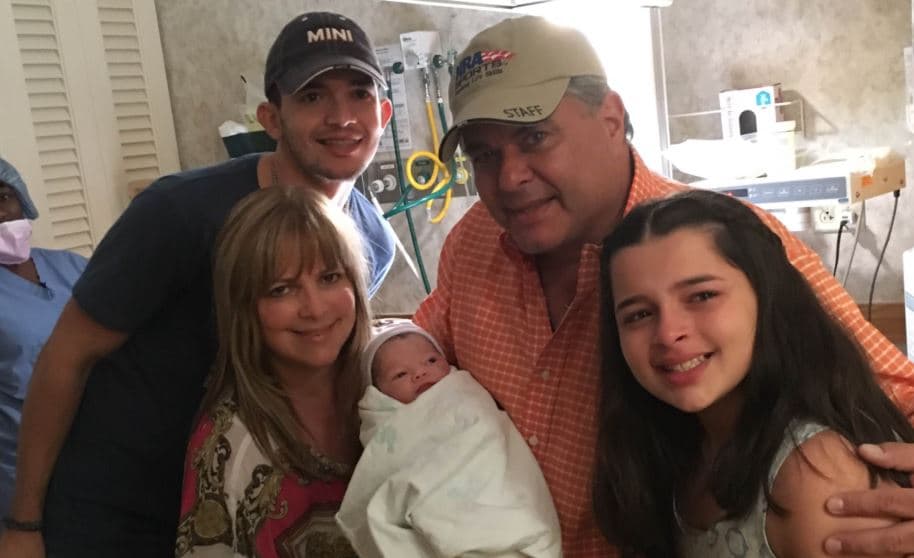 Nace el primer nieto de Jorge Santini 