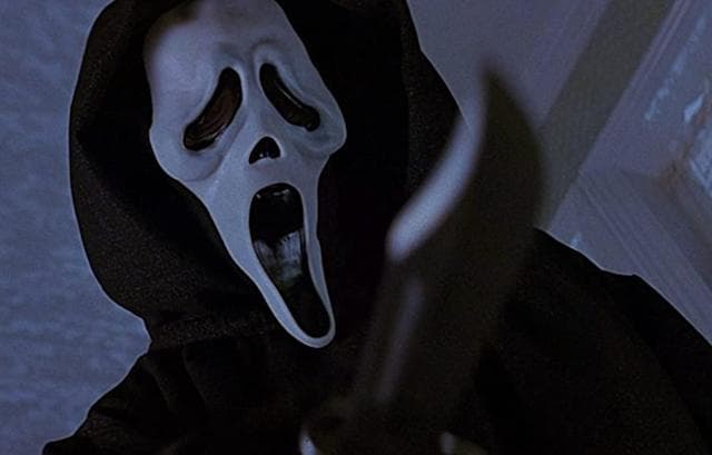 La primera entrega de Scream se estrenó en la década de los noventa
