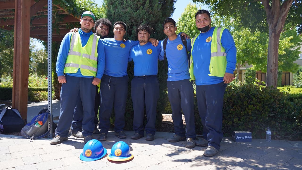 ¿Eres joven y buscas empleo? California ofrece miles de oportunidades