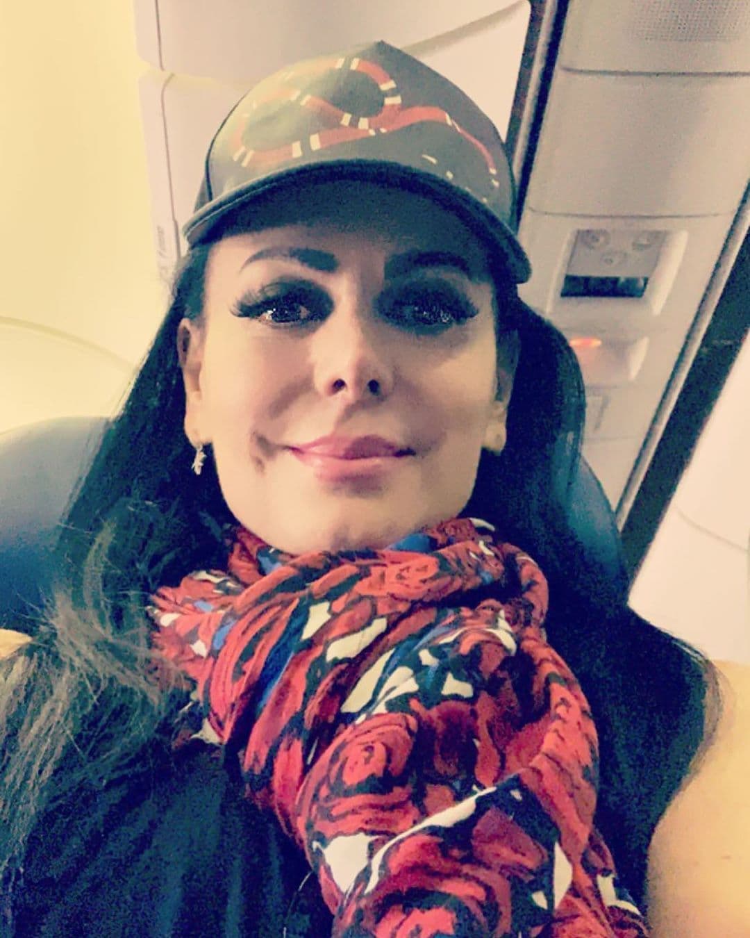 "Parece que se había enroscado en el cordón umbilical, era terrible, pegaba brincos, hasta el día de hoy, pero todo salió bien gracias a Dios", agregó.