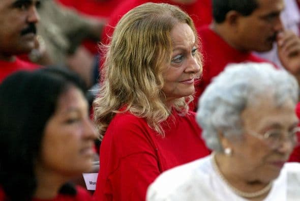 Dalia Soto del Valle participa en la celebración del 50 Aniversario del ataque al cuartel Moncada, el 26 de julio de 1953, perpetrado por la guerrilla de Fidel Castro, dando lugar al proceso revolucionario y donde murieron soldados hospitalizados y asaltantes.