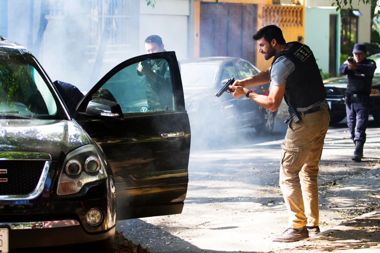 Dave no dudará en sacarle toda la información que pueda a Zeki.