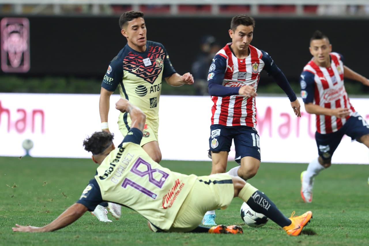 El Guadalajara y las Águilas brindaron un duelo poco espectacular en el Estadio Akron, aunque los locales tuvieron mejores oportunidades para marcar.