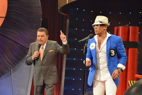 Arky Castro es un hombre que te hará reír con 7 personajes diferentes. ¿Te lo imaginas?