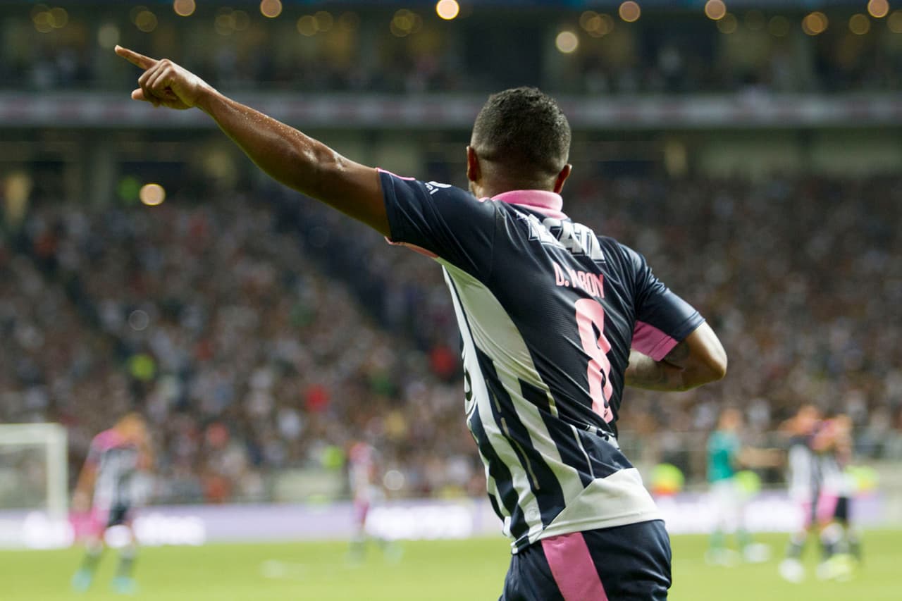 Fue el máximo goleador del Torneo Clausura 2015, con 10 goles, en México.