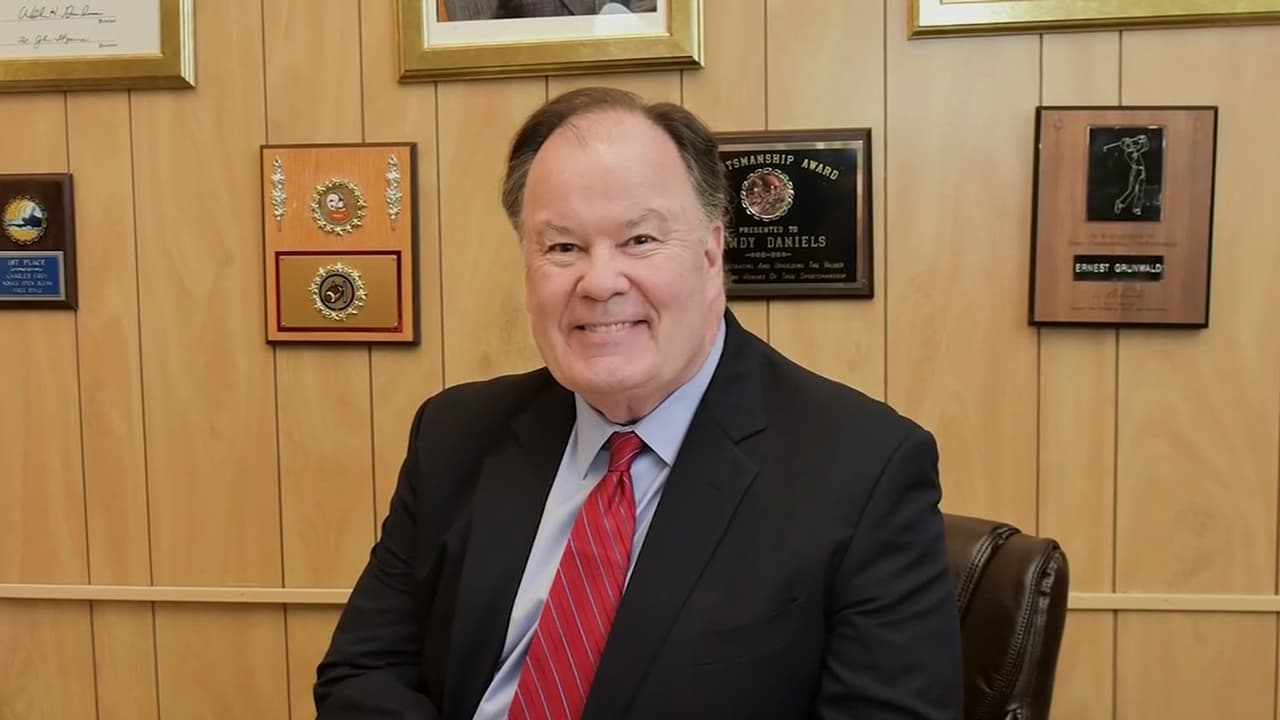 Muere Dennis Haskins, reconocido por su papel como el director Richard Belding de "Saved by the bell"