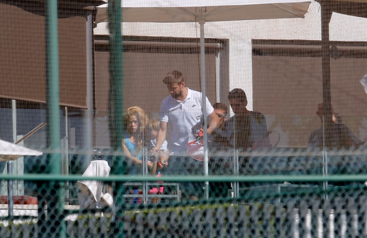 Shakira se veía molesta este lunes y ya se entiende por qué; físicamente no se sentía perfecta para dar comienzo a la serie de presentaciones que ha adelantado es la que mejor ha preparado en toda su vida.