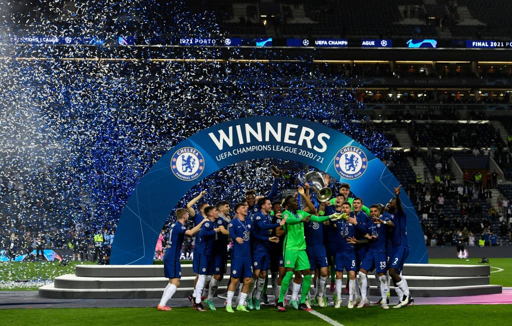 Chelsea pretende obtener más de 200 millones de euros por la venta de 14 jugadores.