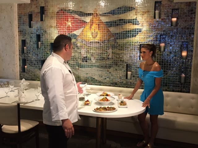 Junto al Chef ejecutivo de Estefan Kitchen nos mostraron sus platos más tradicionales.