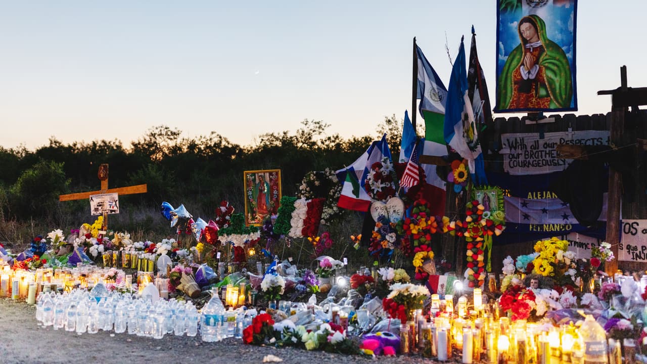 Dan sentencia a dos hombres tras muertes de 53 inmigrantes en tráiler en 2022