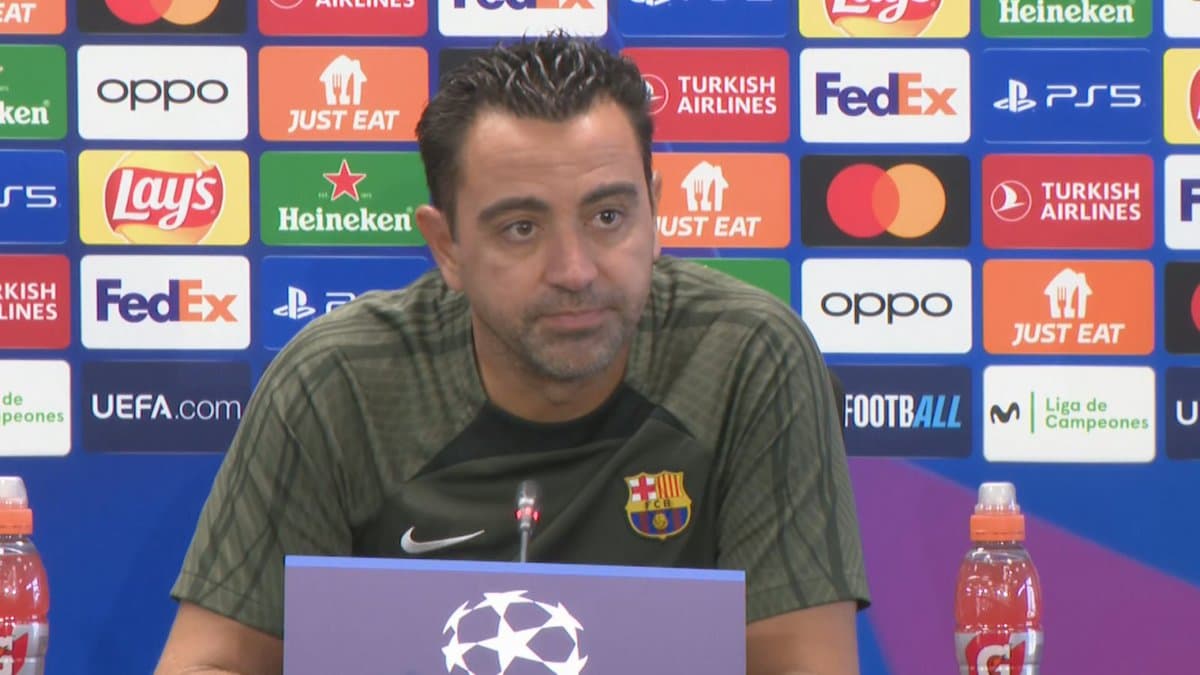 Xavi afirma que se siente respaldado previo al partido con Porto 