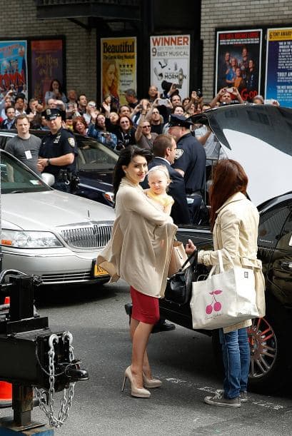 Los Baldwin afuera del estudio