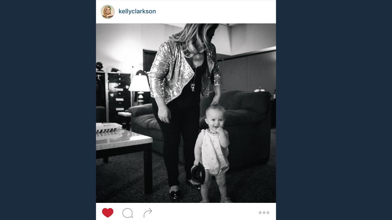 River, la nena de Kelly Clarkson, es toda una bebé feliz.
