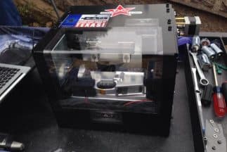 Un grupo de personas se manifestaron fuera del Capitolio texano este martes para pedir que les sea permitido cargar pistolas libremente. (Foto:Twitter)