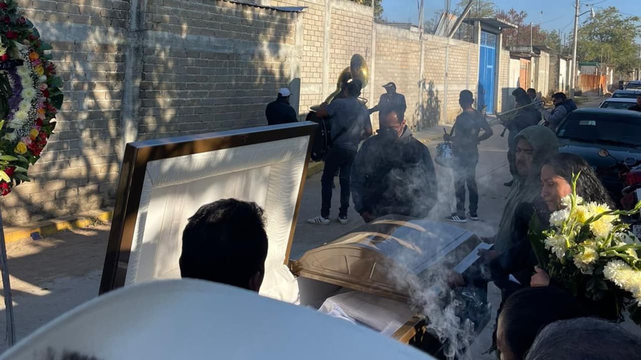Los dos campesinos asesinados en Half Moon Bay ya descansan en Oaxaca, su tierra. El tiroteo en Half Moon Bay dejó siete muertos y un lesionado. Mira los detalles.
