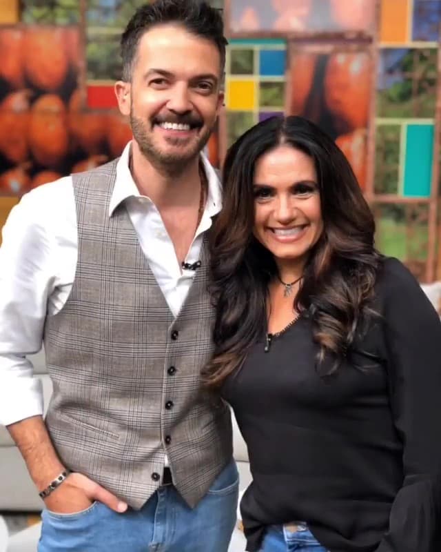 “Hace unas cuantas semanas he empezado como a bajar y bajar de peso, y no entendía por qué. No les voy a mentir que estaba muy asustado, los fantasmas y los miedos de lo que en algún momento me pasó me estaban (persiguiendo)”, explicó el presentador argentino.