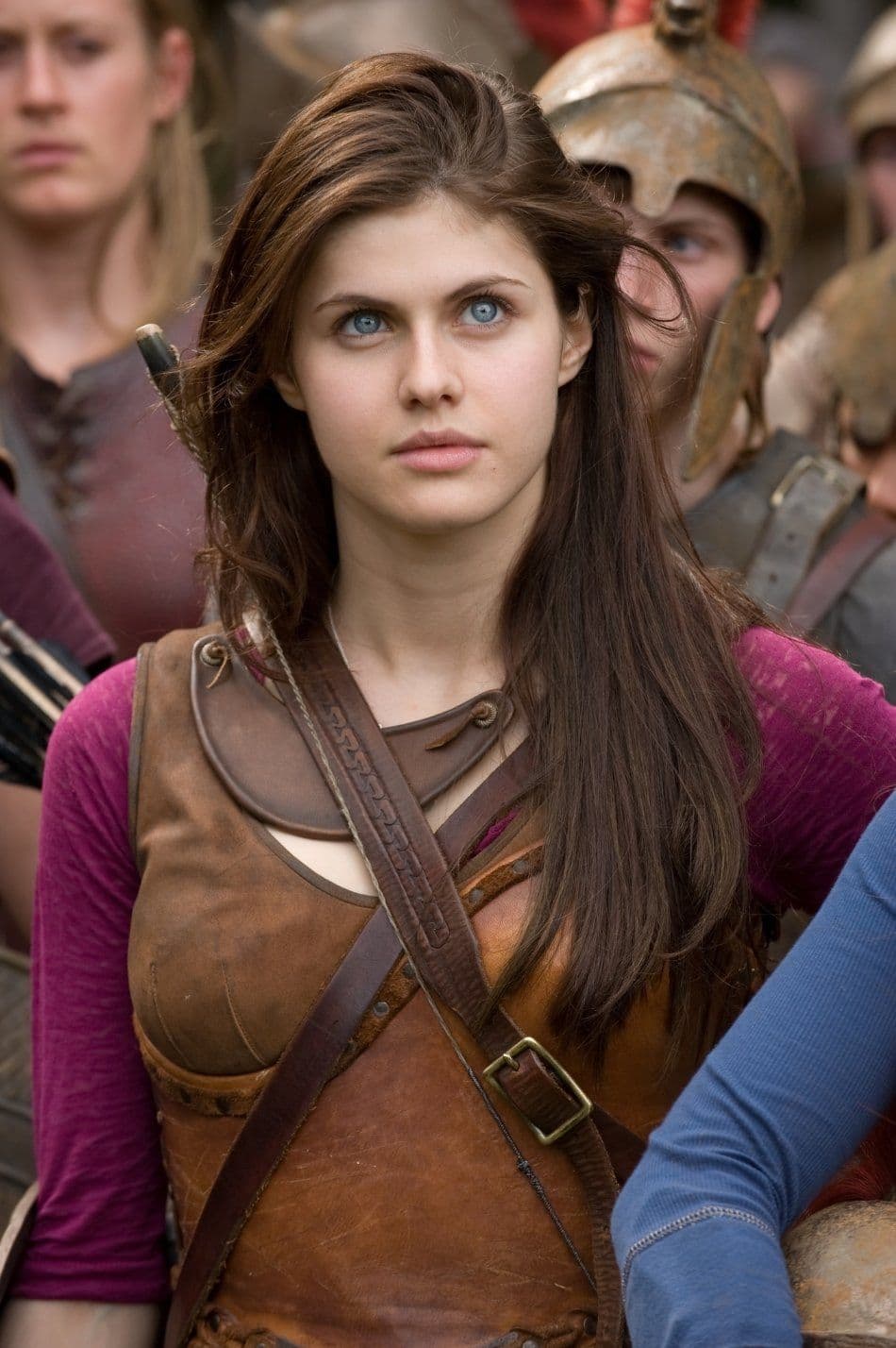 <b>Alexandra Daddario</b>
<br>8 años antes de que fuera elegida para participar en las cintas de Percy Jackson, Alexandra Daddario ya se había hecho una reputación en el medio de la actuación. En el filme de 2010 le dio vida a Annabeth, una semidiosa hija de Atenea.