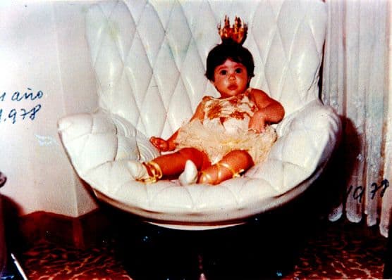 Aquí la vemos de bebé, 'Shaki' nació un 2 de febrero de 1977 en Barranquilla, Colombia.