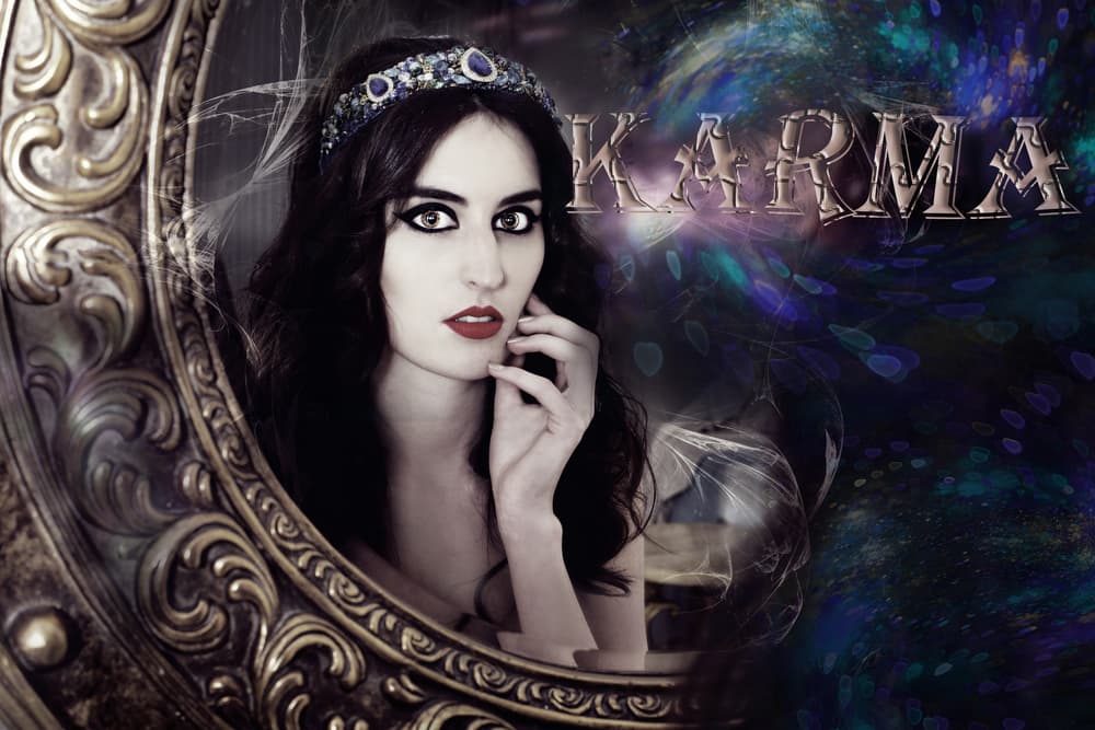 <b>SÁBADO</b>
<br>El día de Saturno, que tiene que ver con todo el karma, así que hagamos rituales de lecciones kármicas, para mejorar o castigar y equilibrarlo.