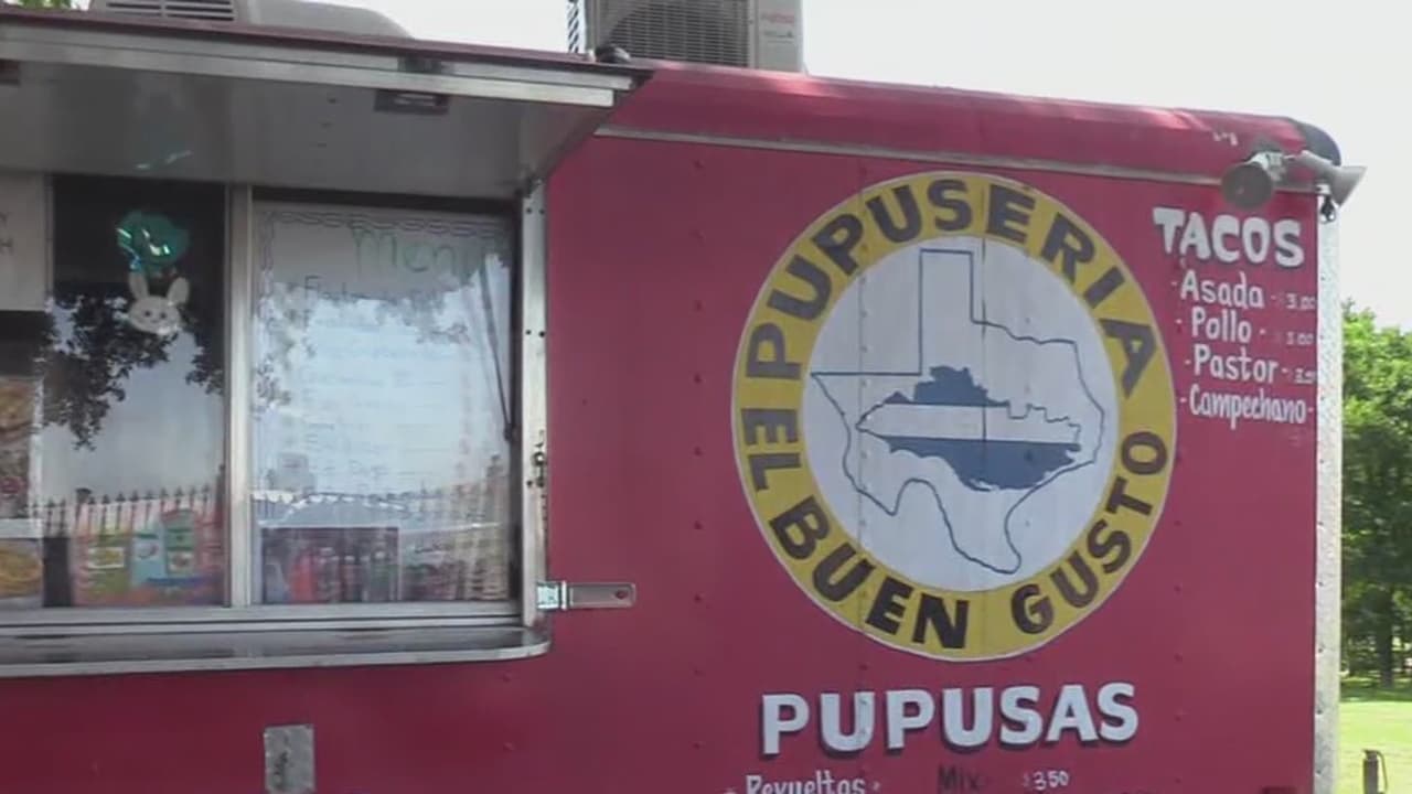 Un camión de comida salvadoreña ha sido víctima de robo en dos ocasiones en los últimos seis meses y aunque su propietaria reportó a la policía en el primer asalto, al no tener respuesta, en este segundo robo, decidió no llamar a las autoridades y dio sus razones.