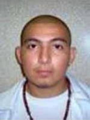 <h3 class="cms-H3-H3">Víctor Alfonso Argueta </h3>
<br>
<br>Este prófugo salvadoreño miembro de la MS-13, de 37 años, es buscado por su presunta participación en un doble asesinato en Baltimore, Maryland, el pasado 8 de enero de 2006, cuando él y su cómplice asesinaron a dos supuestos miembros de una banda rival, al salir de una discoteca. 
<br>
<br>