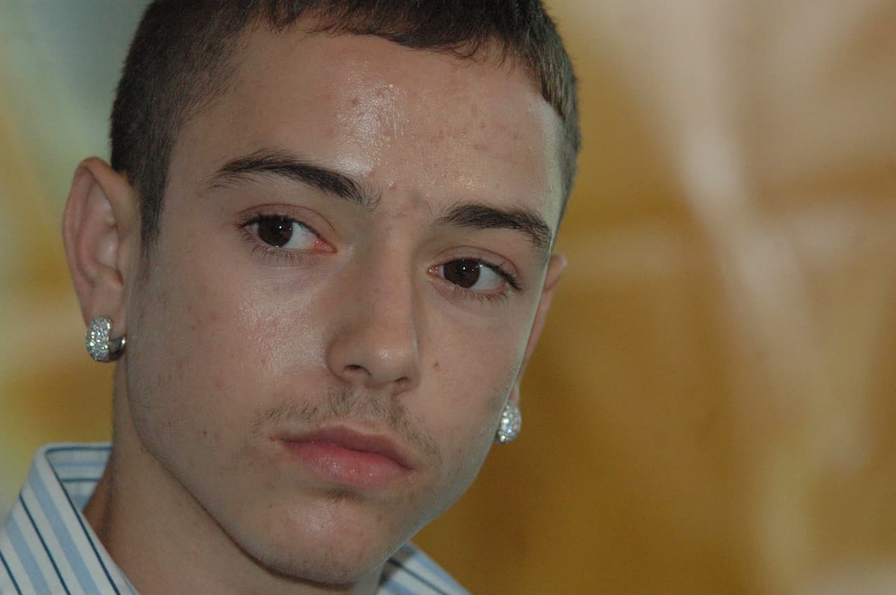 A los 13 años él y su familia se mudaron a McAllen, Texas.