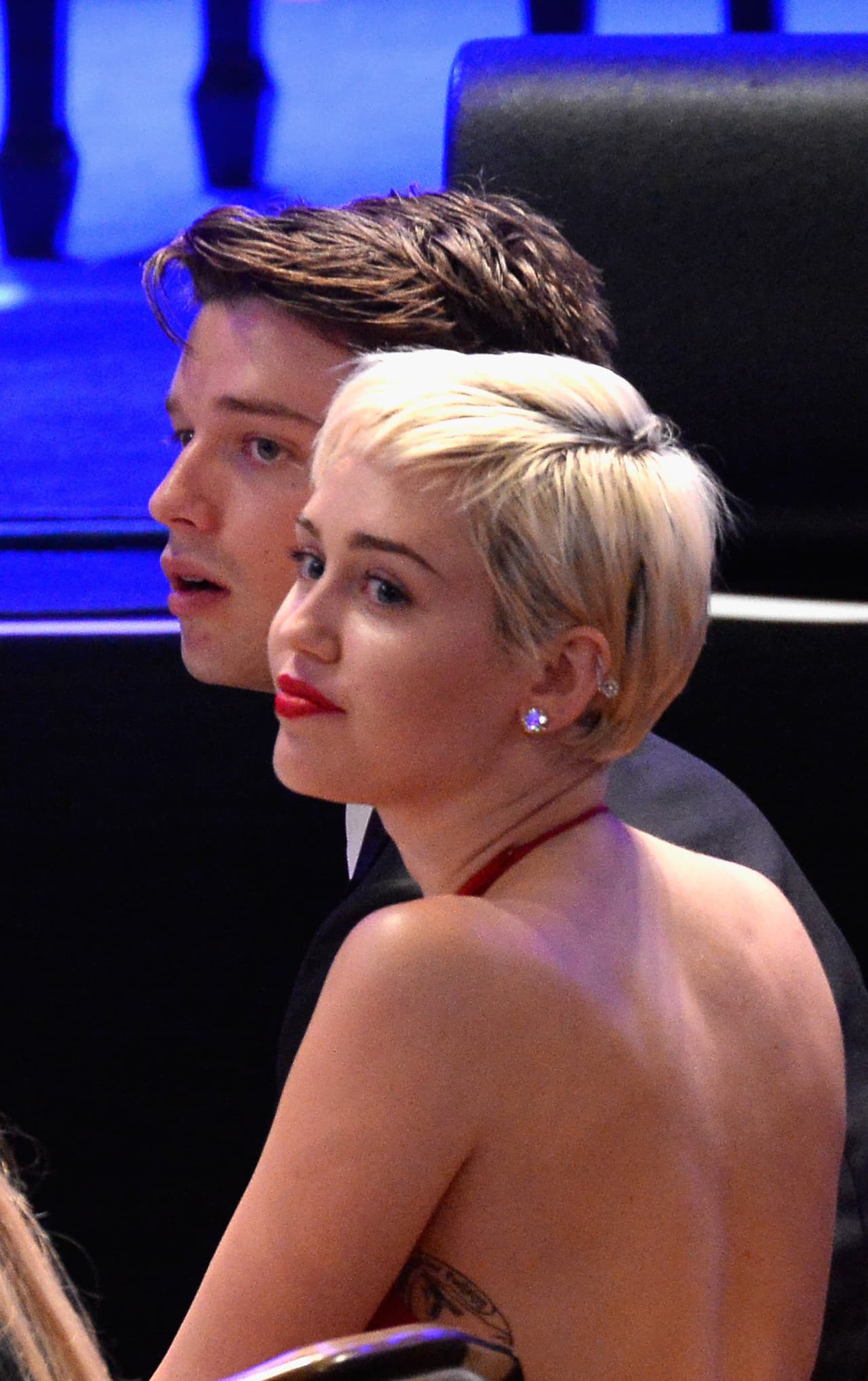 Y 20 minutos después, Liam se acercó a Miley y le pidió que se casara con él.