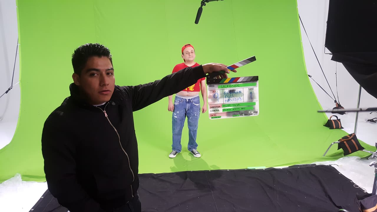 Tal y como lo vemos en Vecinos, Germán lució un estilo muy juvenil con sus jeans, tenis, playera y gorra, ¿te gusta su look?