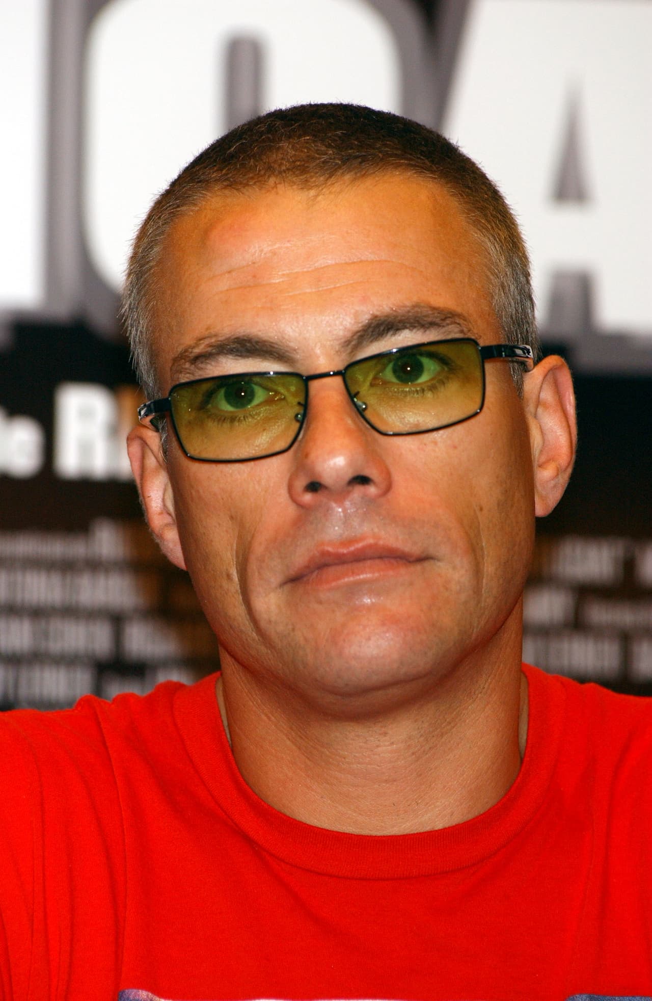 Más adelante, quien fuera presidente de NBC Entertainment, Warren Littlefield, agregó: "Jean-Claude Van Damme puede haber caído en la categoría de: '¿Con quién fue más difícil trabajar, con él o con el mono (dijo en referencia a Marcel, la mascota de Ross)?'".