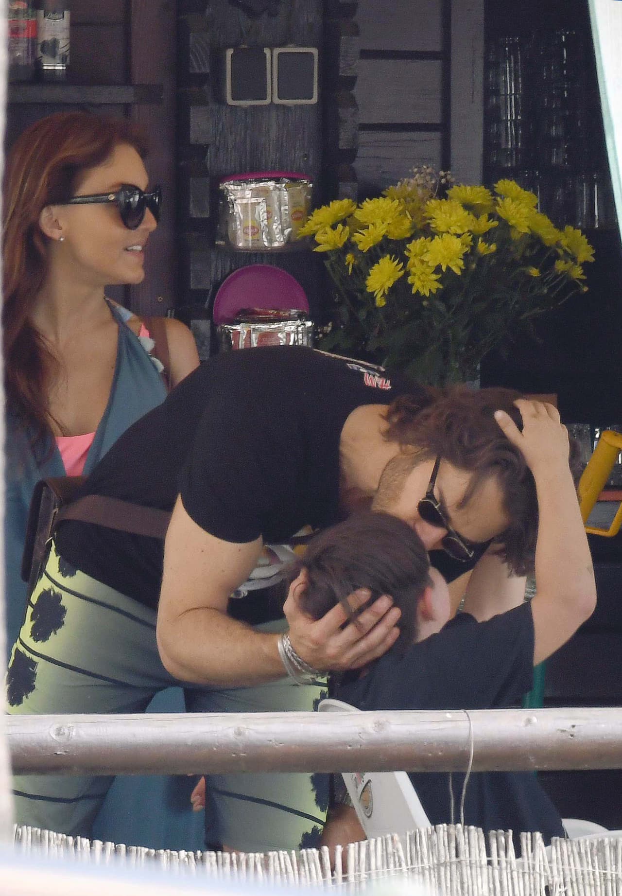 En varias ocasiones se ha ido de vacaciones con Santiago y se adoran.