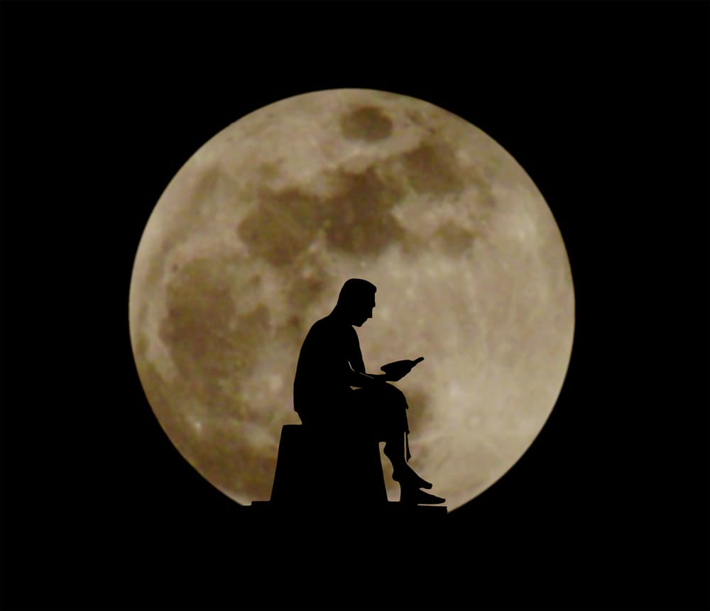 Es decir, la Luna llena está asociada con hechos reales, científicos, comprobados y con otros que son mitos, fantasías y creencias trasmitidas oralmente de generación en generación como parte de la llamada sabiduría popular.
<br>