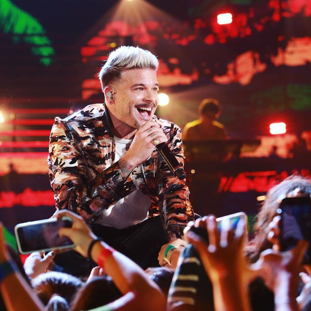 Afortunadamente no han faltado los momentos cómicos: “¡Nos reímos de todo! Y algo que me ha robado una sonrisa es ver que algunas de ellas se emocionaron mucho al conocerme y me dicen que en su casa ensayaban con mi canción 'Calma'”.