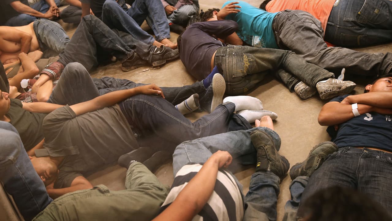 Poco más del 95% de los menores detenidos en el 2014 fueron liberados con una orden para presentarse ante una corte de inmigración.