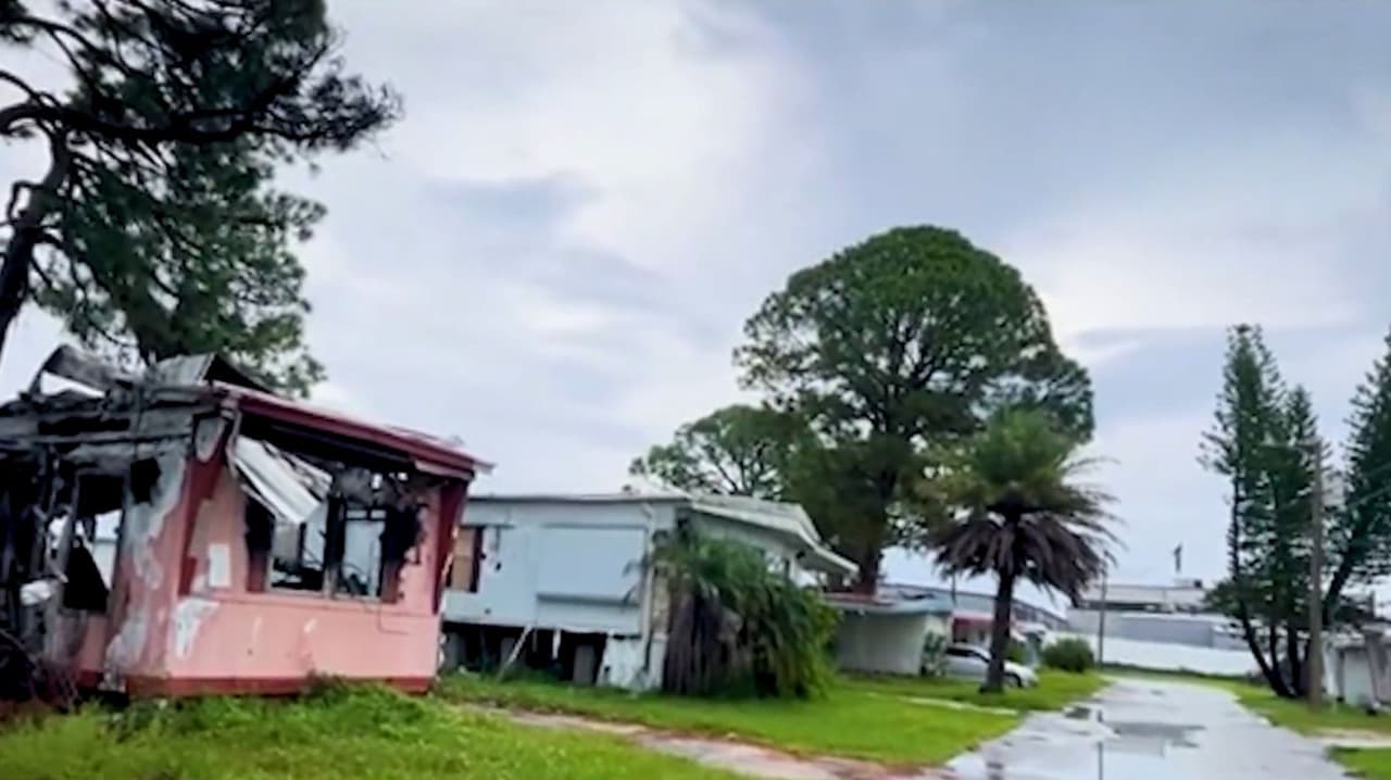 Residentes de Osceola se alistan para huracanes; autoridades refuerzan alertas