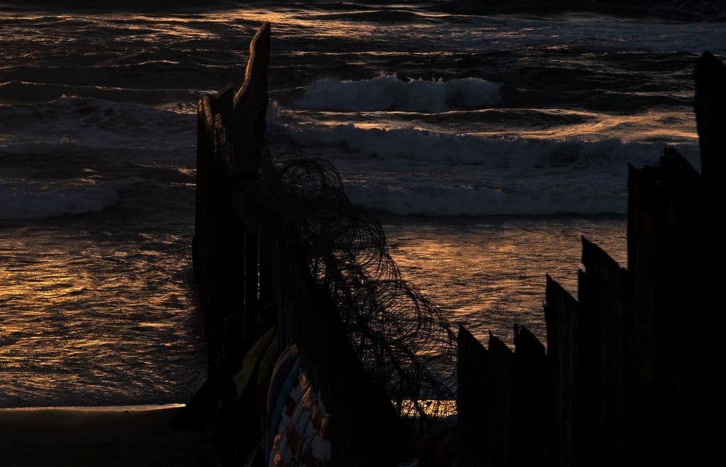 Un migrante cubano muere ahogado al tratar de sortear la valla fronteriza entre Tijuana y San Diego 