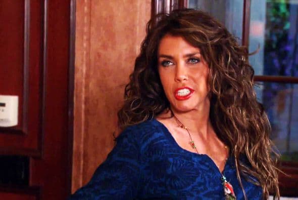 Su imagen siempre sensual y malvada también le dio los papeles de villana en "Amores Verdaderos" y "La Malquerida".