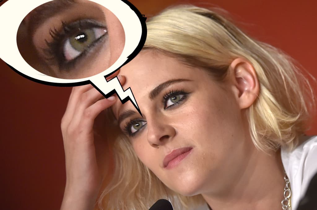 El tono y corte de Kristen Stewart la hace verse irresistible, pero definitivamente lo que puedes imitar de su look es el fino delineado de los ojos. El delineado fino con lápiz resalta aún más los ojos de la actriz que promueve Café Society. Es un maquillaje que sin ser exagerado la hace ver divina. El diseño de la ceja también le vino muy bien a Kristen.