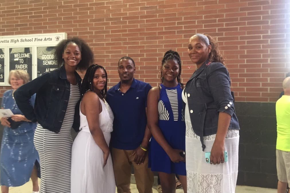 "Mi mamá era el sostén de nuestro hogar", recordó una de las hijas de Evans en la plataforma de financiamiento social.