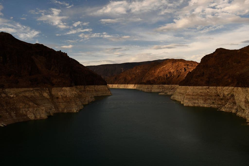 Bajos niveles de agua en el reservorio del lago Mead en julio de 2021.