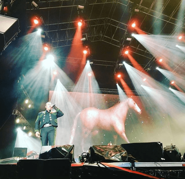 Asimismo, Pepe Aguilar resaltó que ante la tragedia, la generación denominada millenial mostró a la sociedad lo que es la solidaridad, por lo que "merecen mucho más crédito del que le damos".