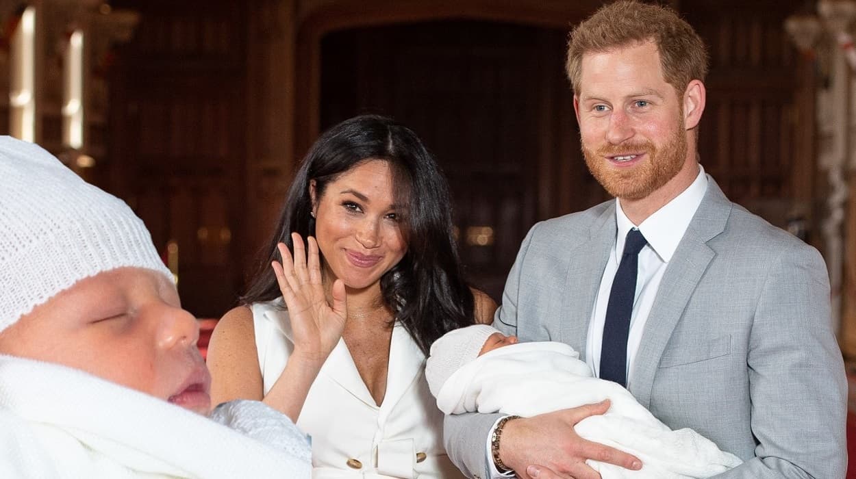 "Al final, sus médicos le aconsejaron que fuera al hospital y lo único que le interesaba era dar a luz a Archie de forma segura".
<br>