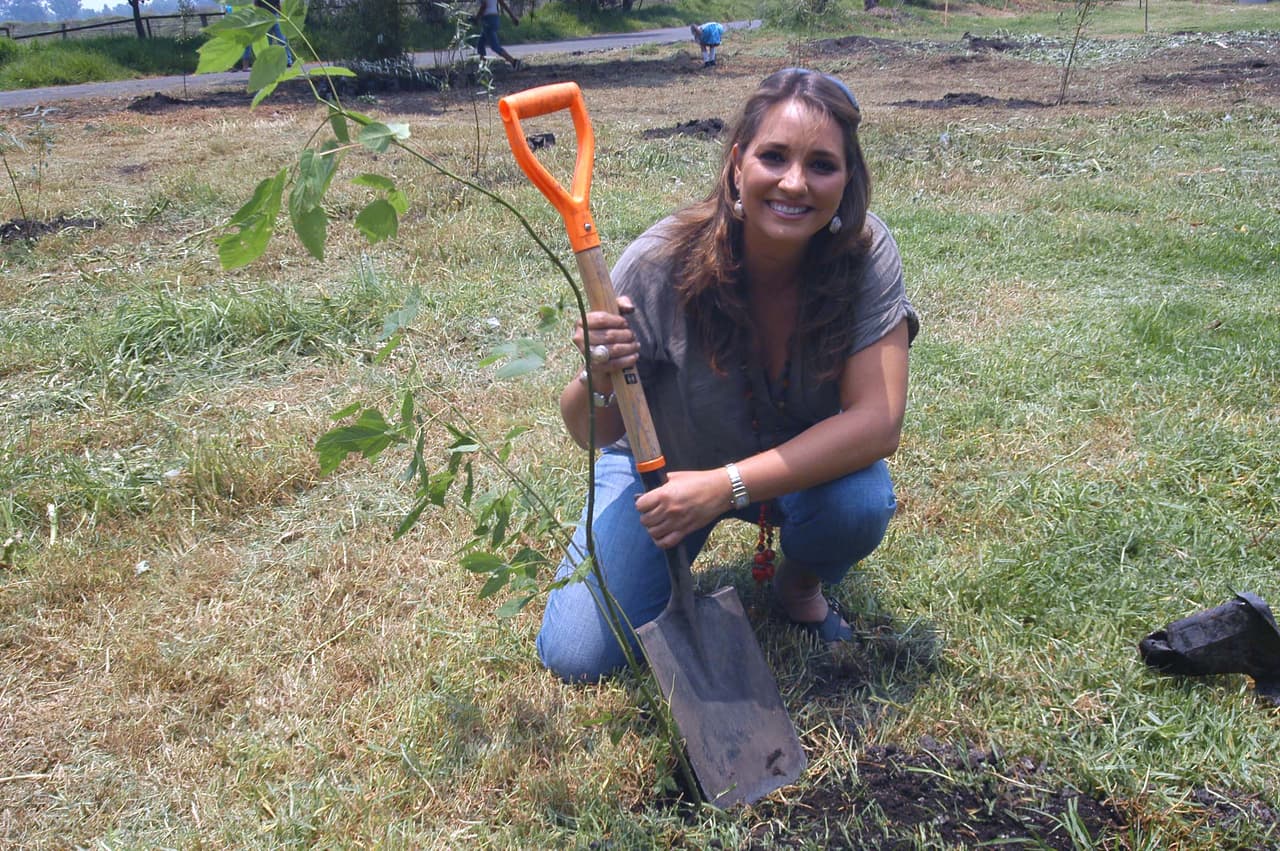 En el 2014 Rivero viajó a Perú para volver a trabajar con niños como la conductora del show de talentos 'Pequeños Gigantes'.