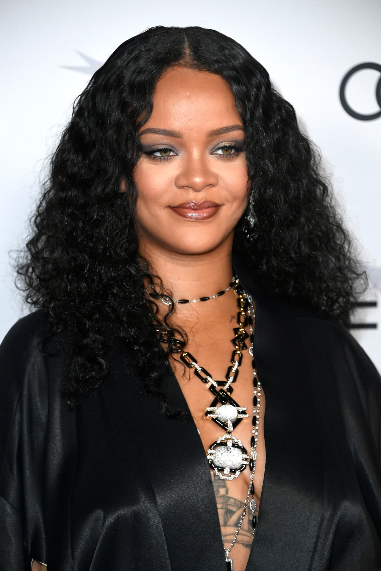 TMZ aseguró que Rihanna fue víctima de una caída en un 'scooter' eléctrico.
<br>